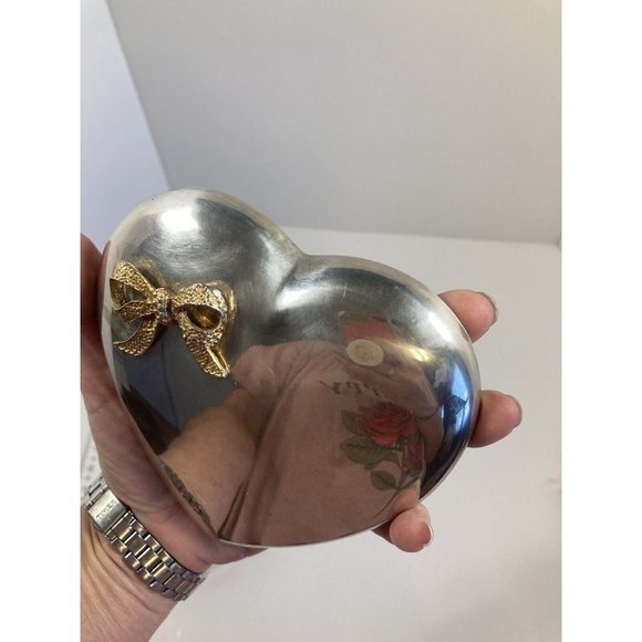 Vintage Silver Tone Heart Shaped Box with Gold Tone Bow Made in Hong Kong - Picture 10 of 11